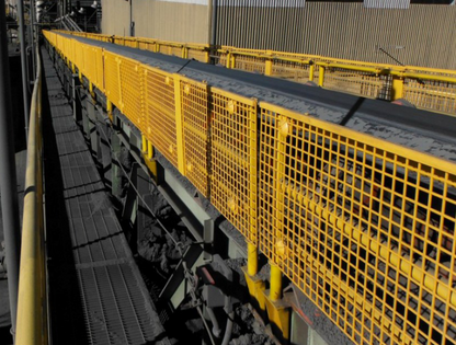 Protección para cintas transportadoras y maquinaria